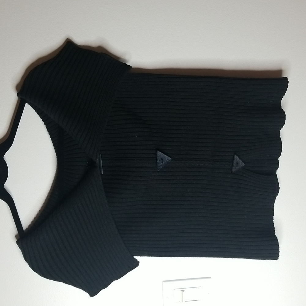 Balemie Cowlneck Sleeveless with triangle buttons